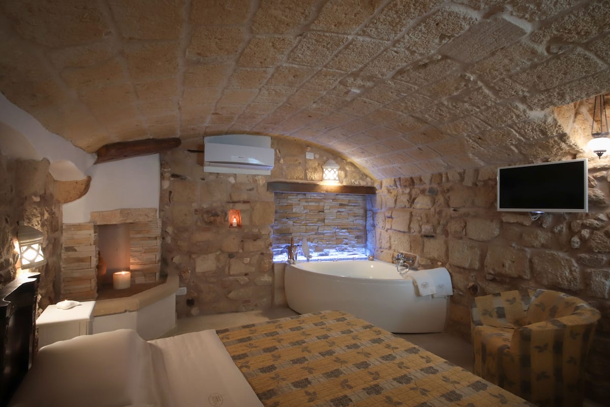 Appartement Duplex Romantique (Vico Amalfitana 47) | Bain à remous privé