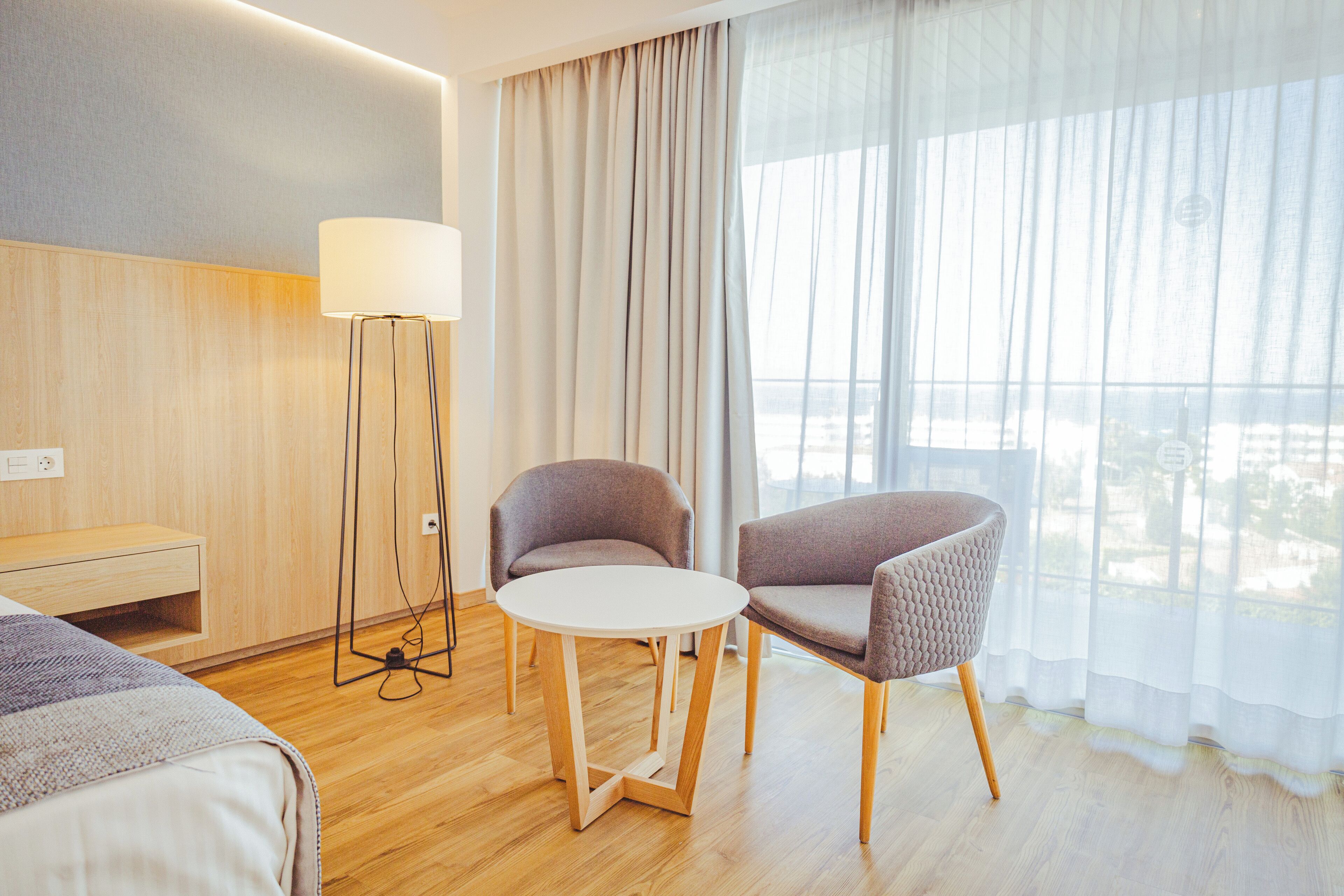 double room, balcony, pool view | 1 bedroom, minibar, in-room safe, desk