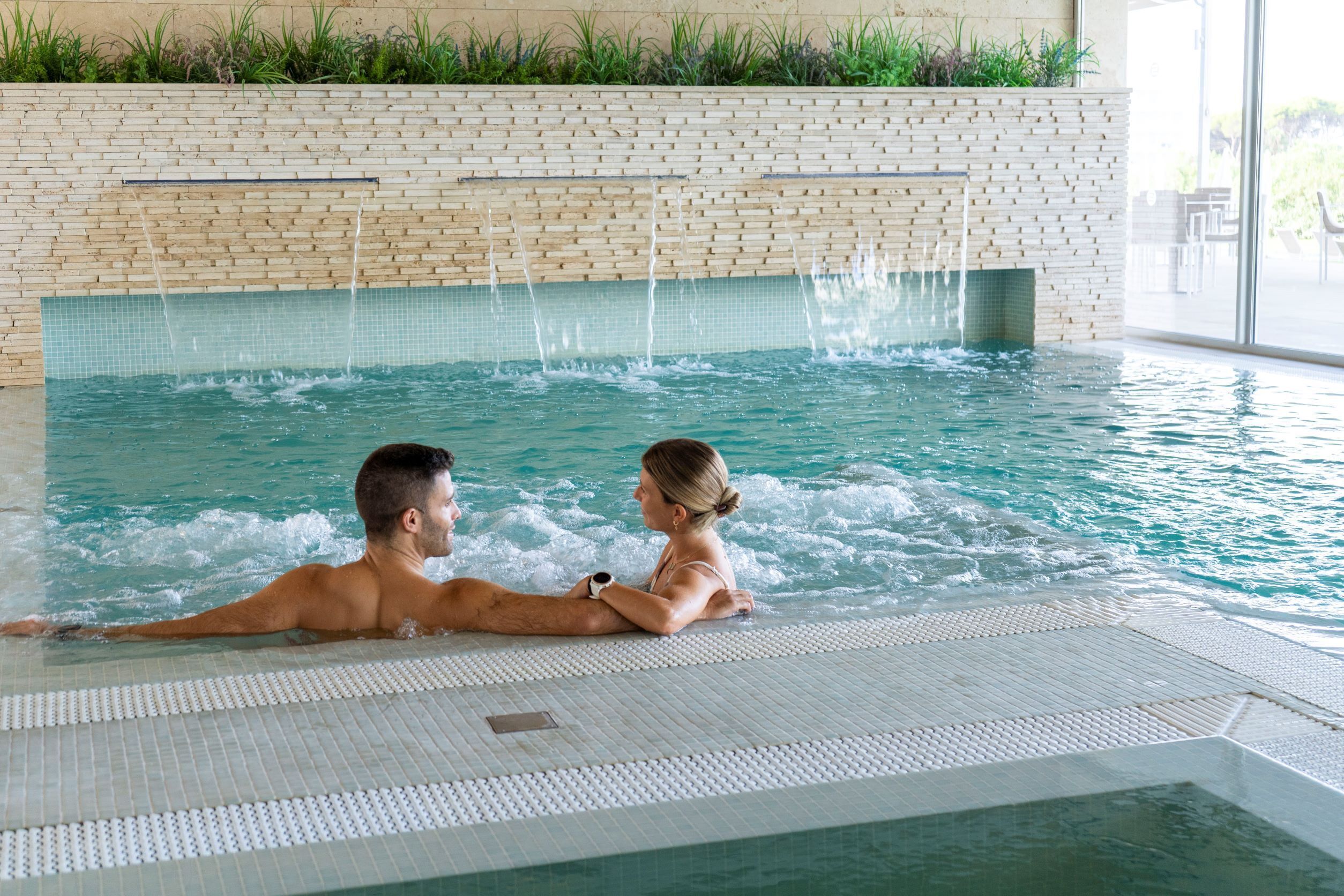 sauna, hot tub, steam room, body treatments, aromatherapy, body wraps