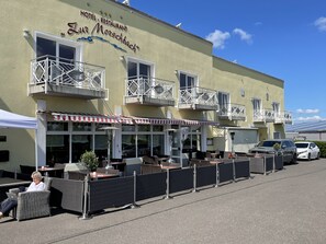 Front of property - Hotel Zur Morschbach (Altlay)