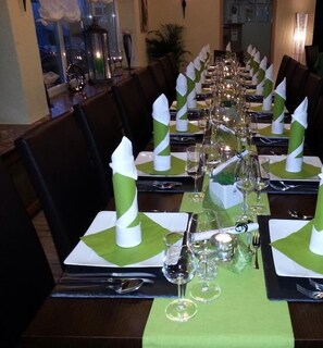 Dinner served - Hotel Zur Morschbach (Altlay)