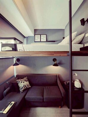 Suite – comfort, 1 dobbeltseng (2F) | Blendingsgardiner og wi-fi (inkludert)