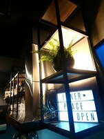 住宿正面 (夜晚)