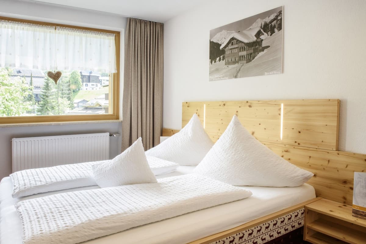 Double Room, Balcony | Desk, laptop workspace, cribs/infant beds, free WiFi
