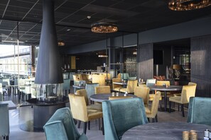 Breakfast, lunch, dinner served; Scandinavian cuisine, sea views  - Roemskog Spa & Resort-Unike Hoteller (Aurskog-Høland)