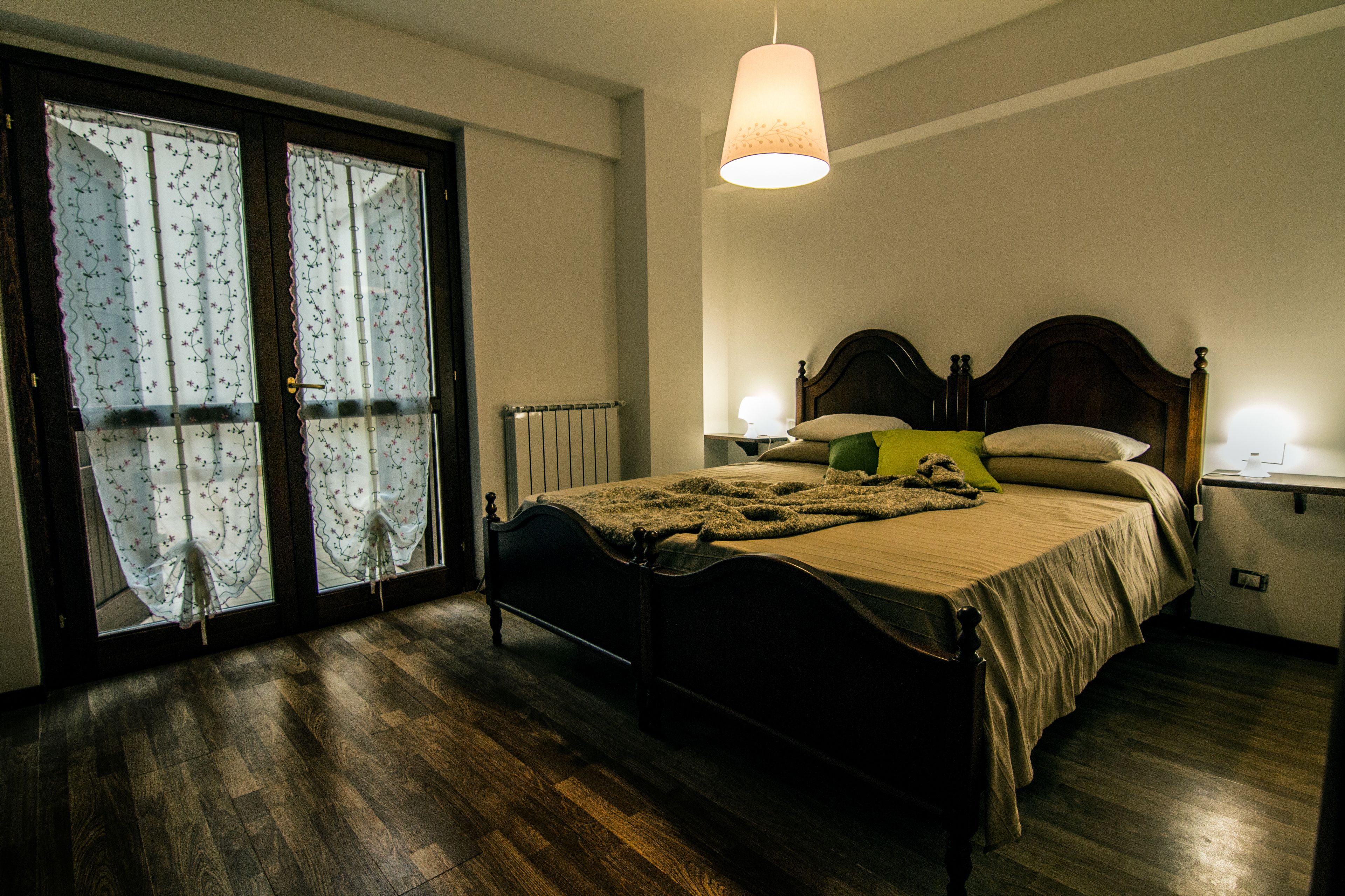 高档床上用品、隔音、熨斗/熨衣板、免费婴儿床