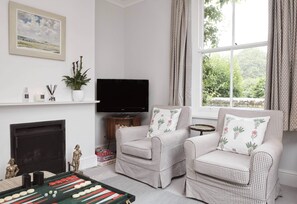 21-inch flat-screen TV with digital channels, TV - Saddlers (Chichester)