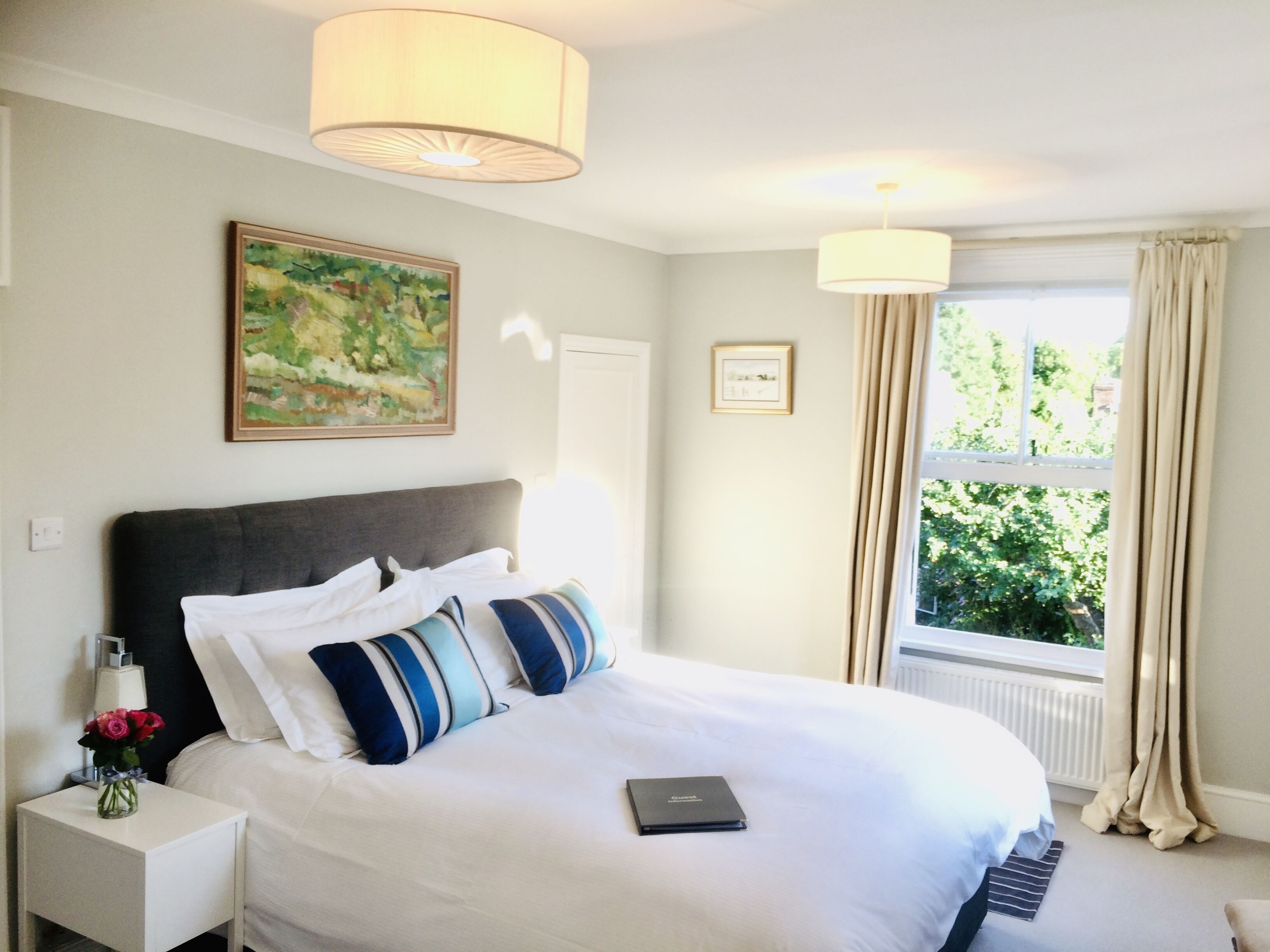 럭셔리 하우스 | 이집트산 면 시트, 각각 다른 스타일의 인테리어, 각각 다르게 가구 비치, 다리미/다리미판