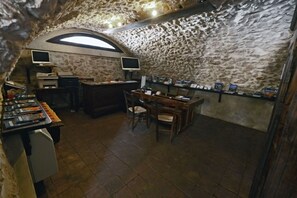 Interior entrance - Robur Marsorum Albergo Diffuso (Rocca di Mezzo)