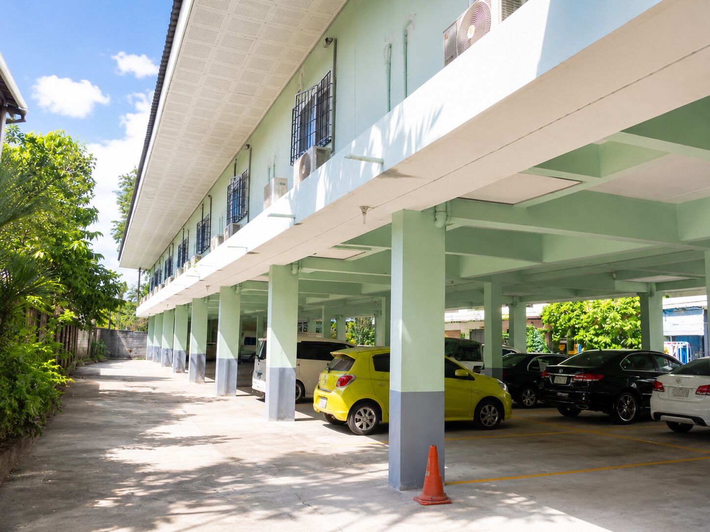 ที่จอดรถฟรี