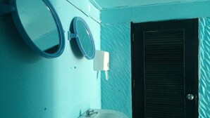 Unclassified image, 3 of 20, button - Funny Moon Hostel (Ko Pha-ngan)