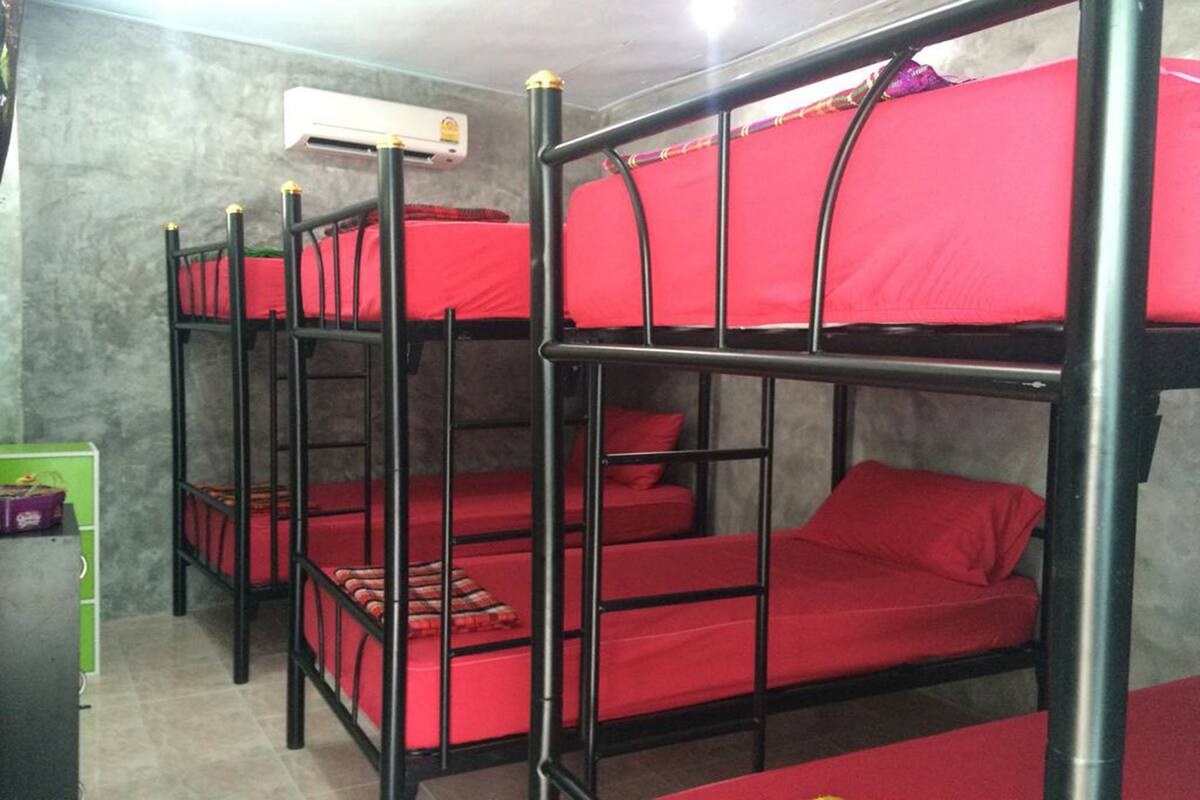 10-Bed Dormitory Room | 무료 WiFi, 침대 시트