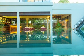 Outdoor pool, open 6 AM to 10 PM, pool umbrellas, sun loungers - VIHARA The City of Temples (Siem Reap)