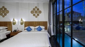 Deluxe Twin Room, Balcony | 1 bedroom, premium bedding, minibar, in-room safe