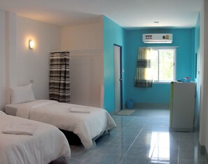 Standard Twin Room - Blue Hip Apartment Nakhon Sri (Nakhon Si Thammarat)
