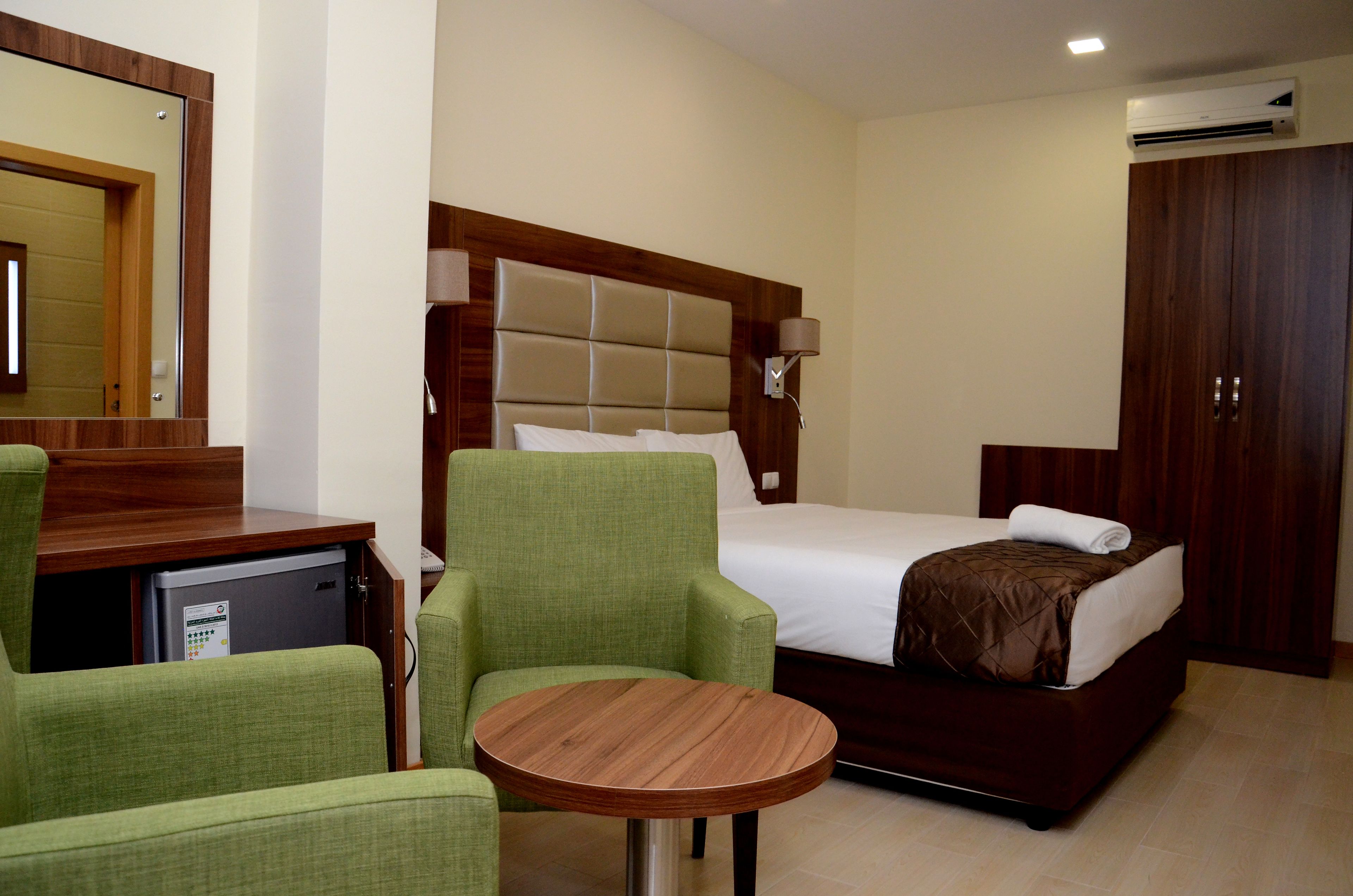 standard double room | in-room safe, desk, soundproofing, free wifi