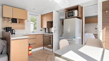 Chalet rustique Prestige, 3 chambres | Cuisine privée | Réfrigérateur grande capacité avec congélateur, four à micro-ondes