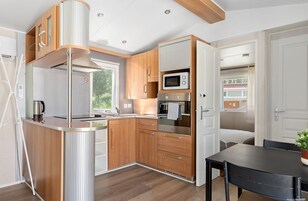 Cabana standard | Cozinha privada | Cafeteira/chaleira, geladeira grande, micro-ondas, fogão
