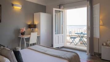 Doppia Deluxe con Vista Mare | 1 camera, minibar, una cassaforte in camera, con stile personalizzato