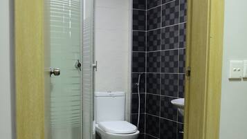 Shower, free toiletries, towels, soap