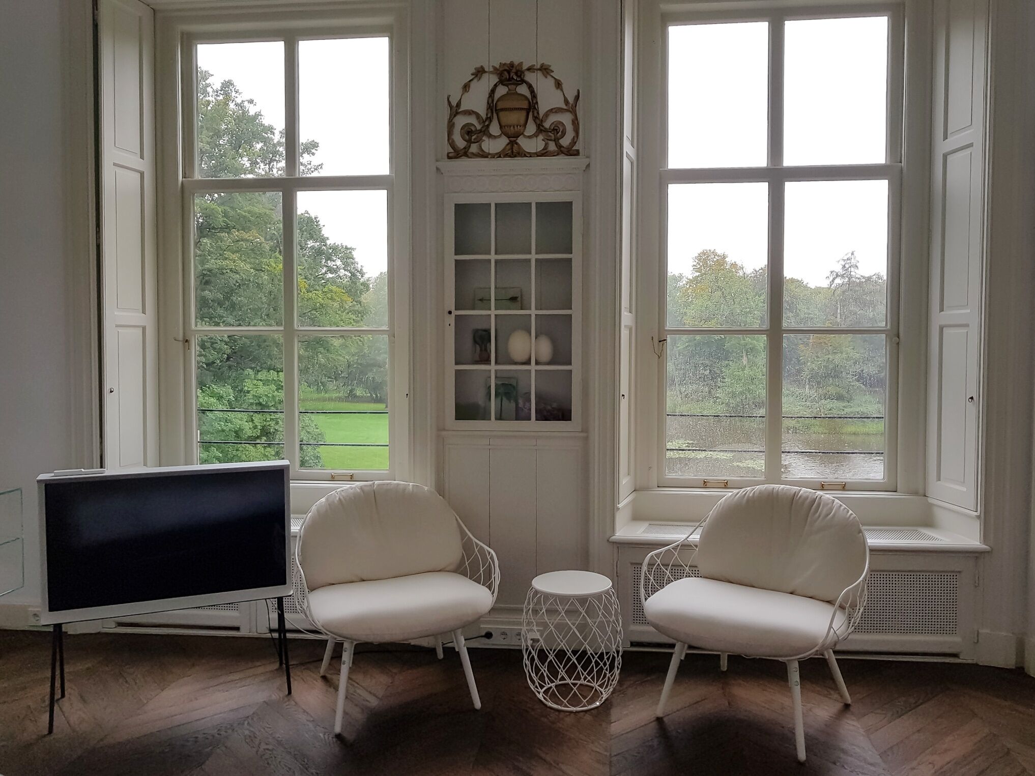 parc suite | living area | 48-inch flat-screen tv with cable channels, tv