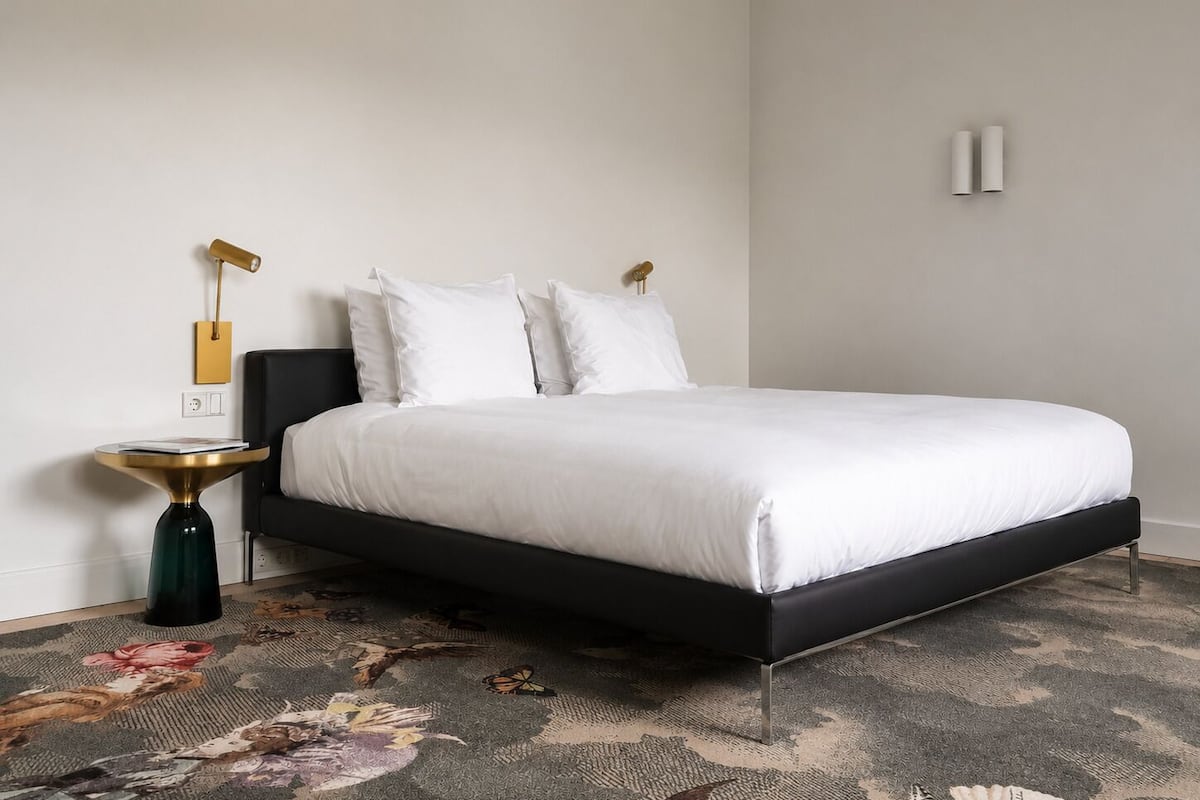 Medium Loft | Frette Italian sheets, premium bedding, down comforters, free minibar