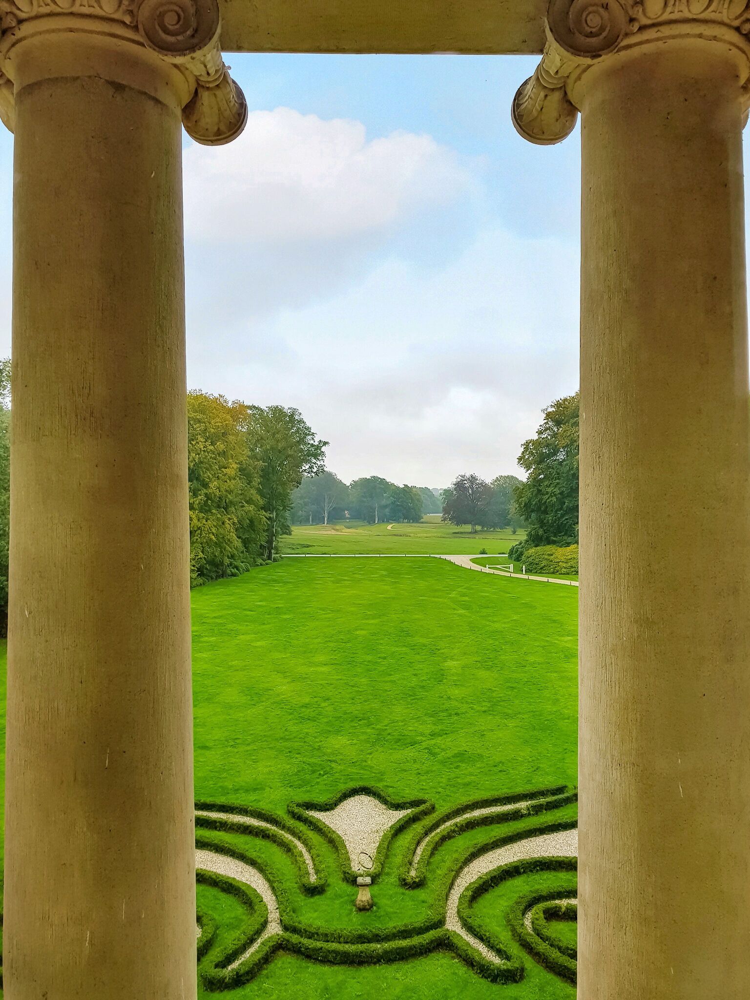 Phòng Suite có tầm nhìn toàn cảnh | Bộ trải giường bằng vải Frette của Ý, bộ đồ giường cao cấp 