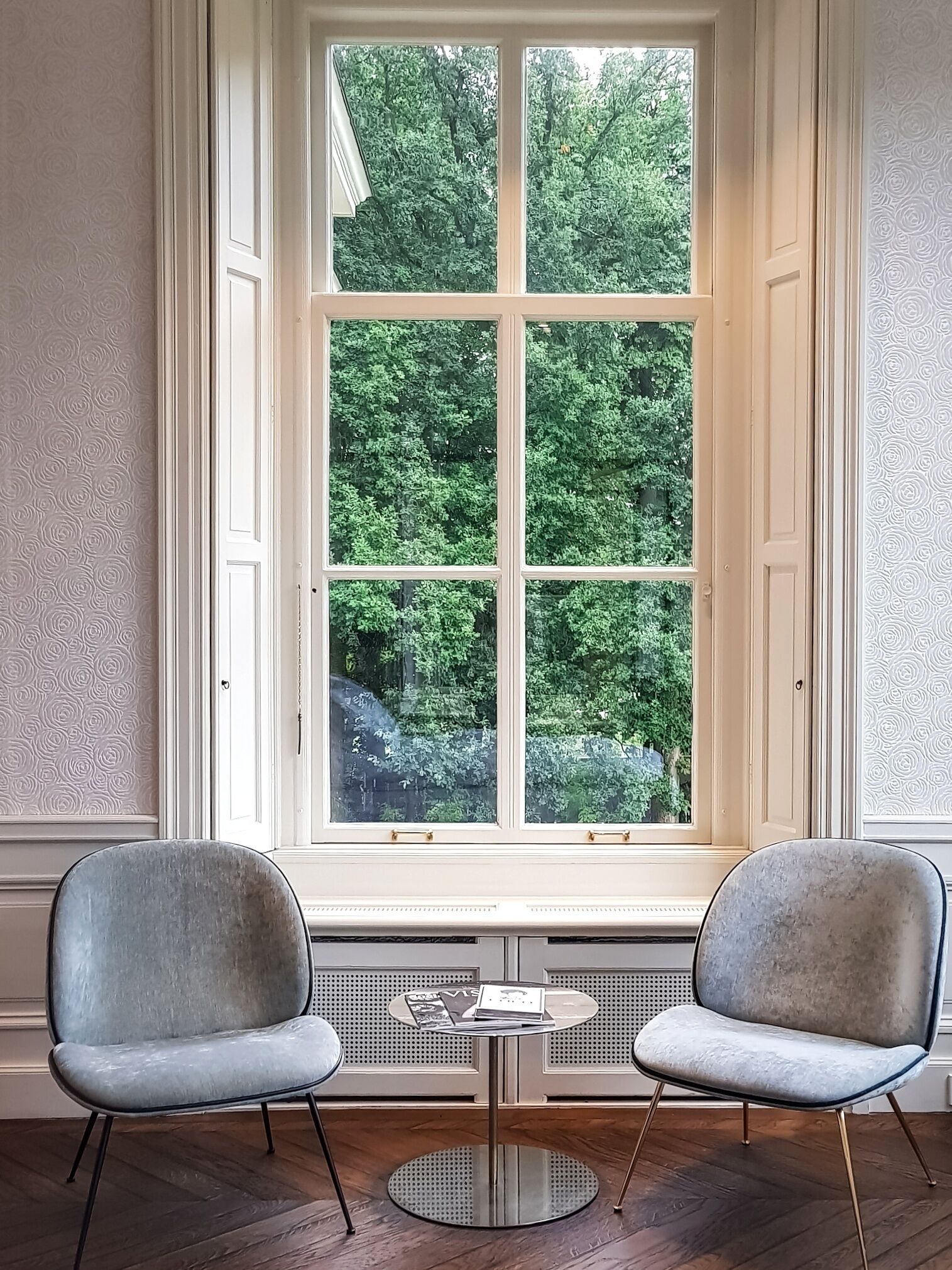 grand suite | living room | 48-inch flat-screen tv with cable channels, tv