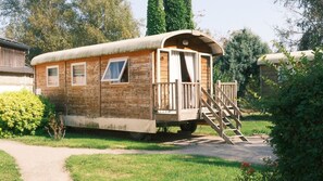 Comfort Mobile Home, 2 Bedrooms (Roulotte) | Bed sheets - Domaine du Lieu Dieu (Beauchamps)