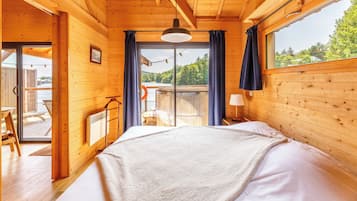 Superior Cabin (Cabane sur l’eau avec Spa) | Bed sheets