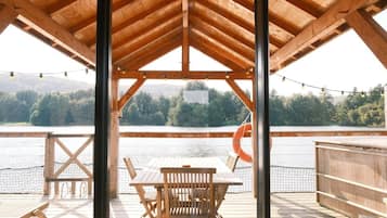 Cabane Supérieure (Cabane sur l’eau avec Spa) | Terrasse/Patio