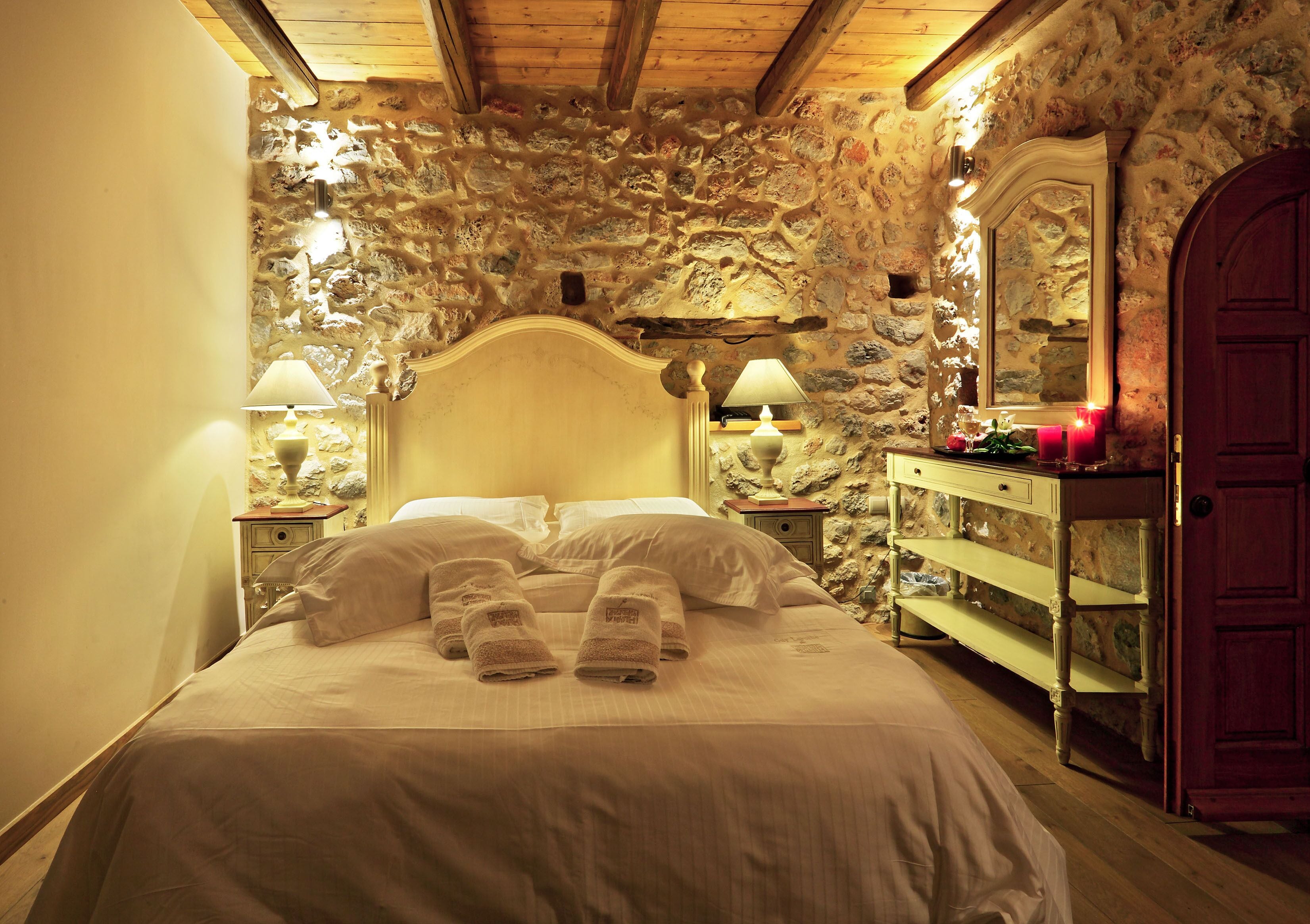 superior double room | 1 bedroom, minibar, in-room safe, soundproofing