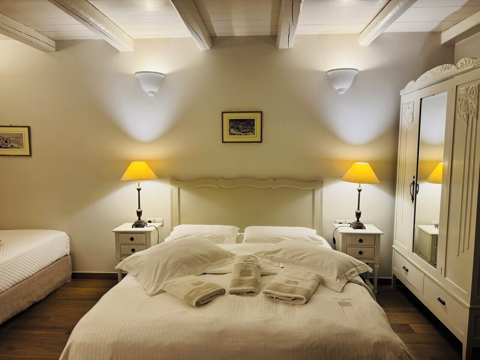 Standard Triple Room Semi Basement | มินิบาร์, ตู้นิรภัยในห้องพัก, ห้องเก็บเสียง, เตารีด/โต๊ะรีดผ้า