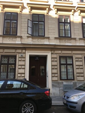 Front of property - Heart of Vienna Harmoniegasse (Vienna)