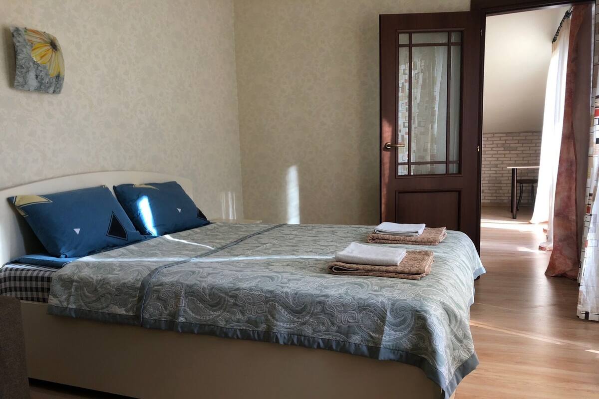 Elite Room | 1 bedroom, premium bedding, desk, laptop workspace