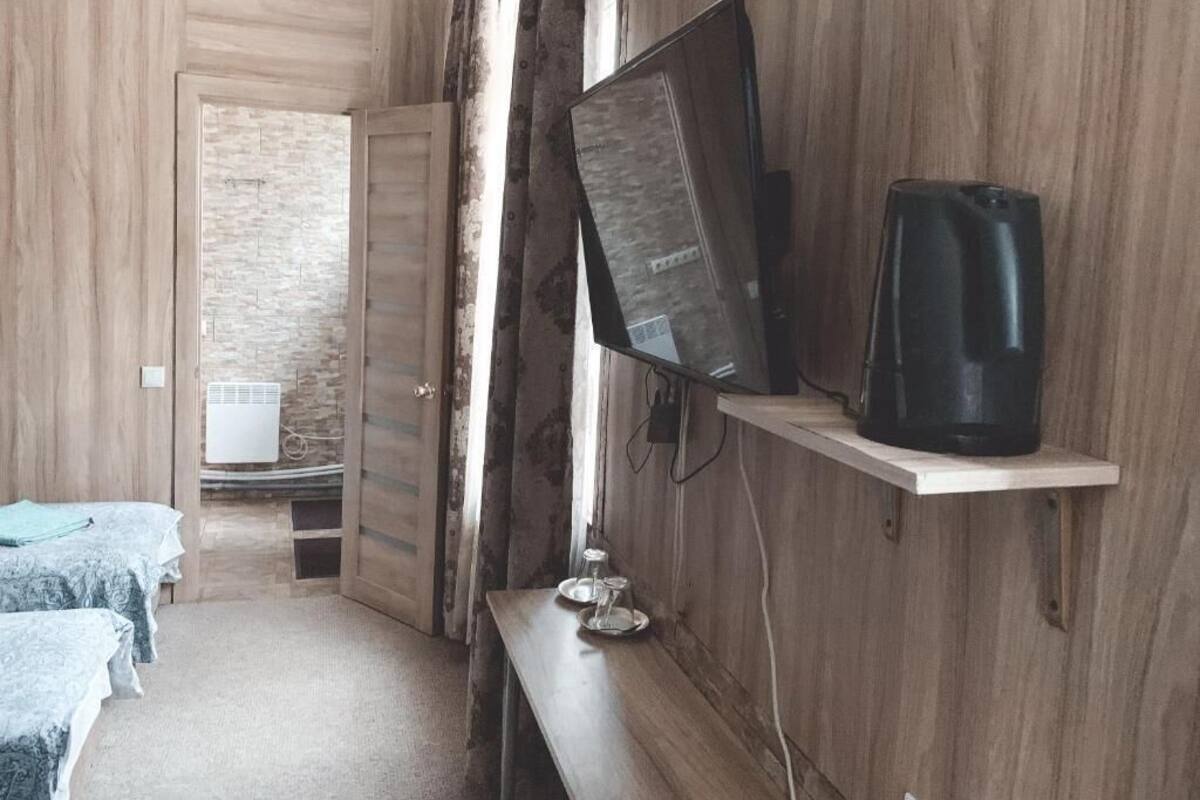 Family Room | 1 bedroom, premium bedding, desk, laptop workspace