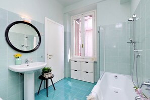 Apartment, 2 Bedrooms, 2 Bathrooms | Bathroom | Shower, free toiletries, hair dryer, bidet - JOIVY Austere Elegance (Milan)