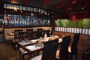 Restaurant - Hotel Virgo Sumeru (Bhavnagar)