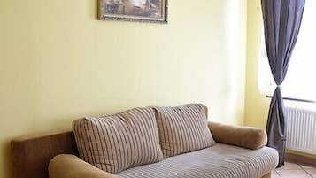 Room, Bathtub (Sloneczny) | Soundproofing, iron/ironing board, free WiFi, bed sheets