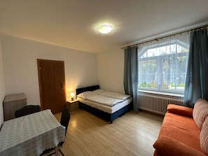 Habitación familiar | Insonorización, tabla de planchar con plancha y wifi gratis 