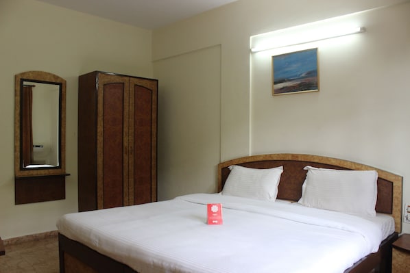 Habitación estándar con 1 cama matrimonial o 2 individuales, 1 cama matrimonial, baño privado | Wifi gratis