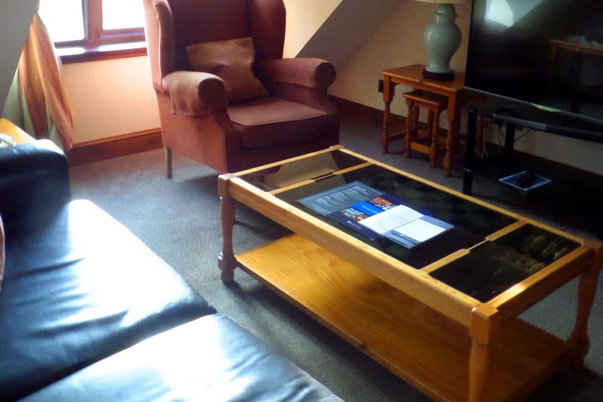 comfort apartment, 1 bedroom | living area | tv