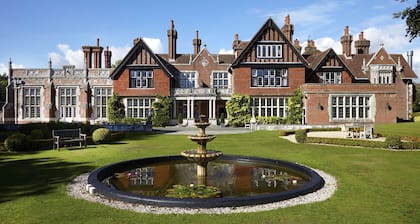 Macdonald Elmers Court Resort