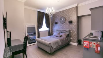 Apartment, 1 Double Bed (The Muckleburgh) | In-room safe, desk, iron/ironing board, bed sheets