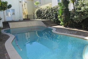 Outdoor pool - The Vic Hotel (Port Elizabeth)