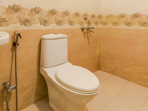 Bathroom - OYO 4195 Clausil Inn (Panaji)