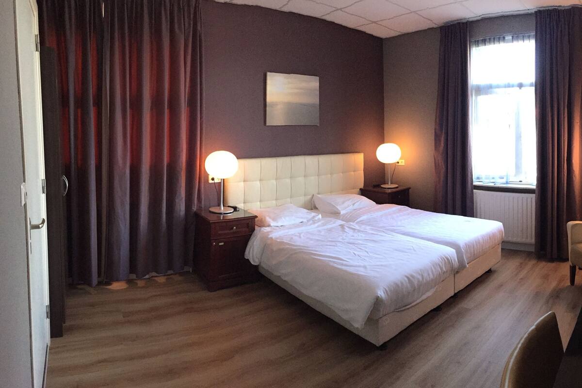 Comfort Double Room | Desk, rollaway beds (surcharge), WiFi (free)