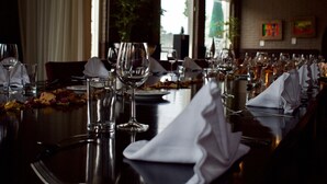 Breakfast, lunch and dinner served - Hotel Restaurant Waddinxveen (Waddinxveen)