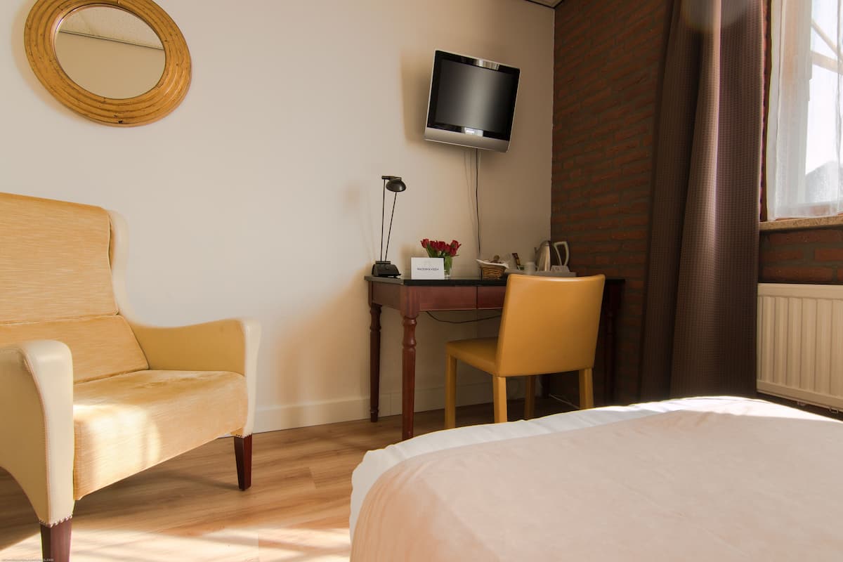 Standard Single Room | Desk, rollaway beds (surcharge), WiFi (free)