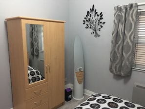 Apartment, 1 Bedroom | 1 bedroom, desk, free WiFi, bed sheets - Rugby Road Apartment 2 (Belfast)
